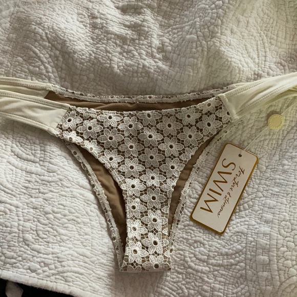 For love and lemons bikini bottom - Picture 3 of 5